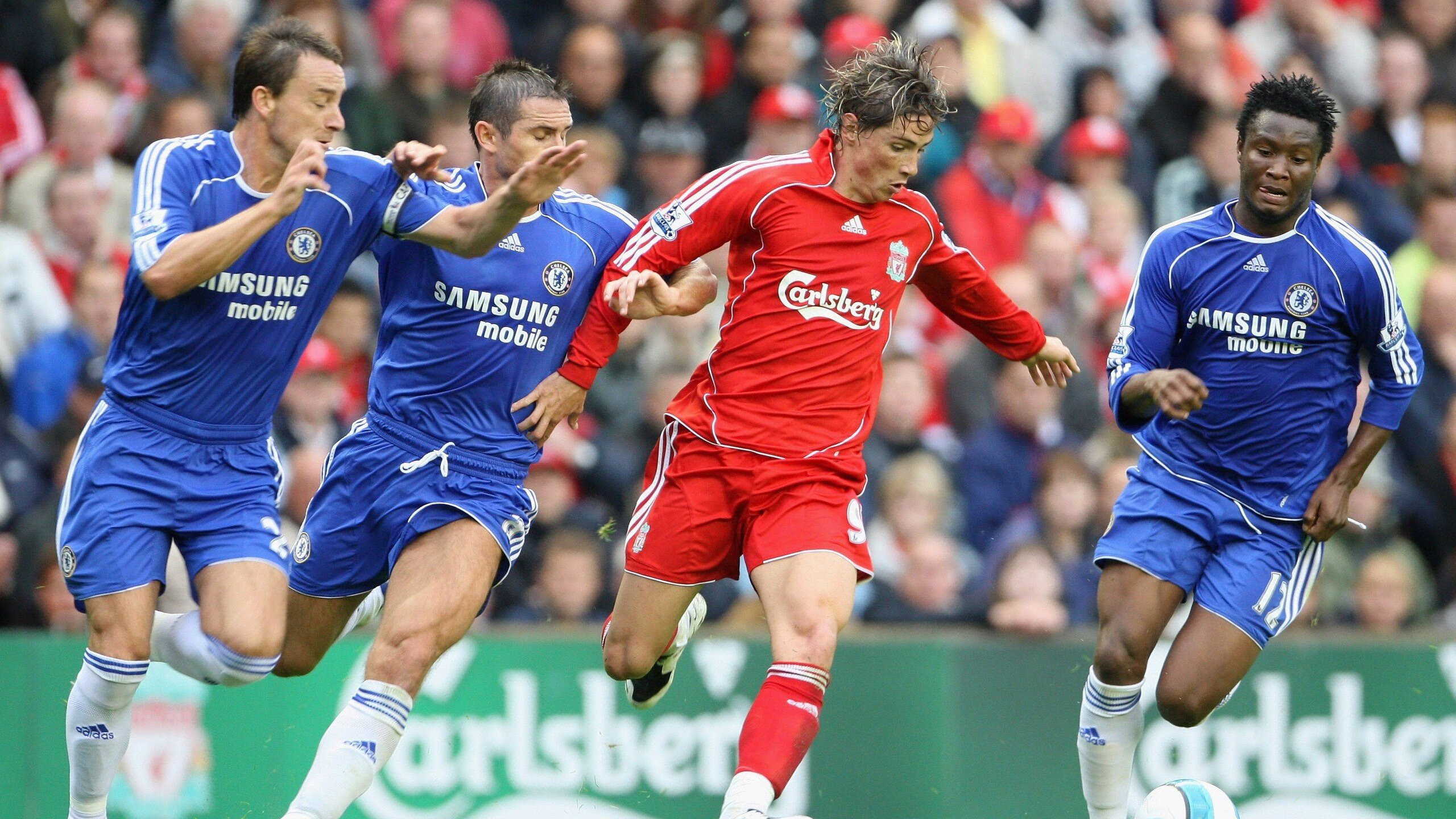 尤文图斯教练压力巨大！，萨拉赫遭遇二十持续失利赛场气氛高涨