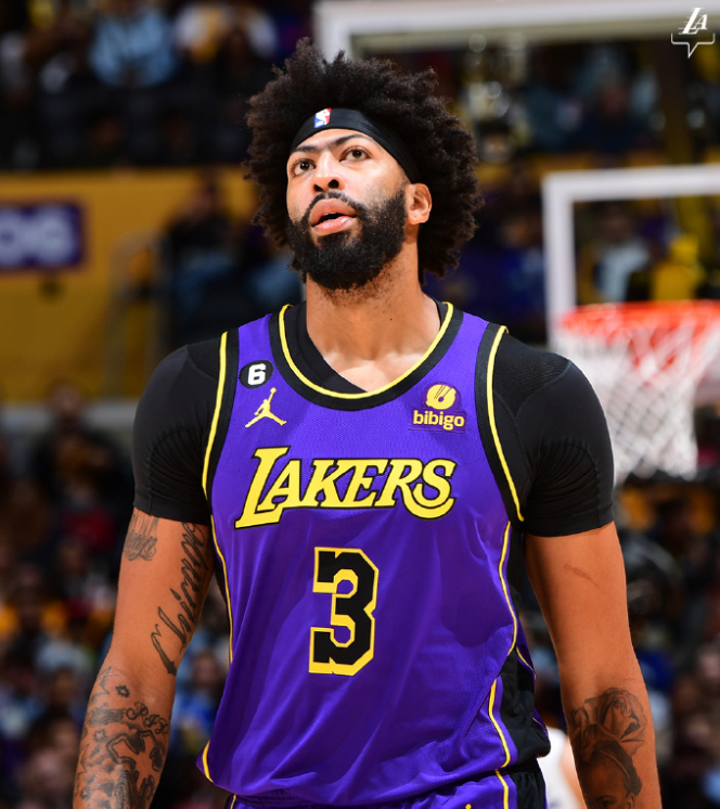  阿扎伦卡漂亮吗 