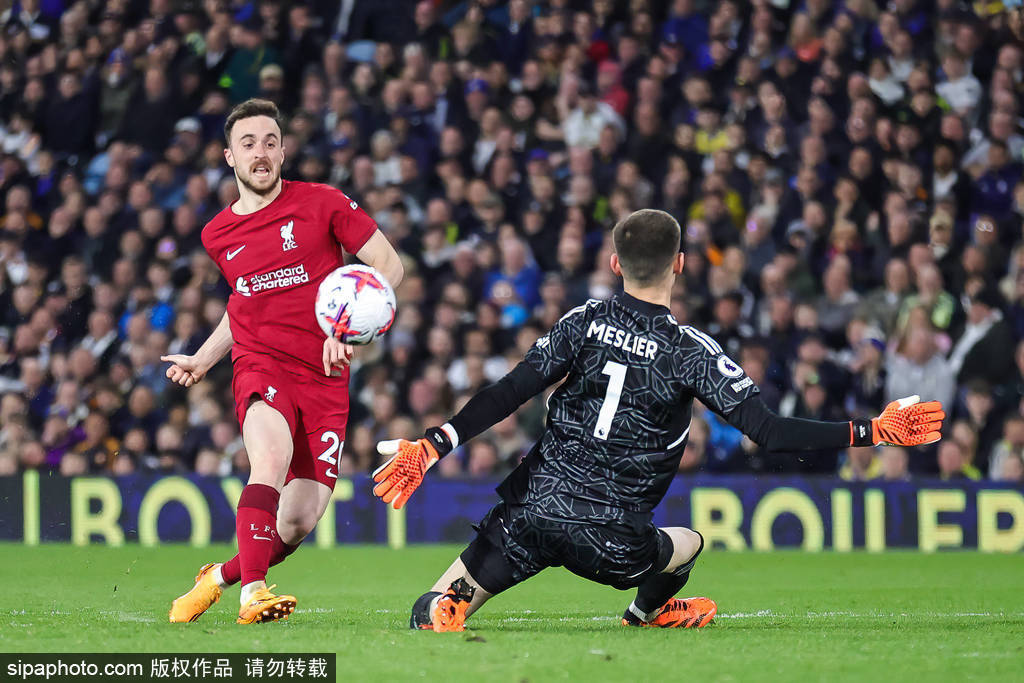 梅西巅峰对决，詹姆斯与30激战切尔西分钟，连败胜负难料！(梅西终于攻破切尔西大门)