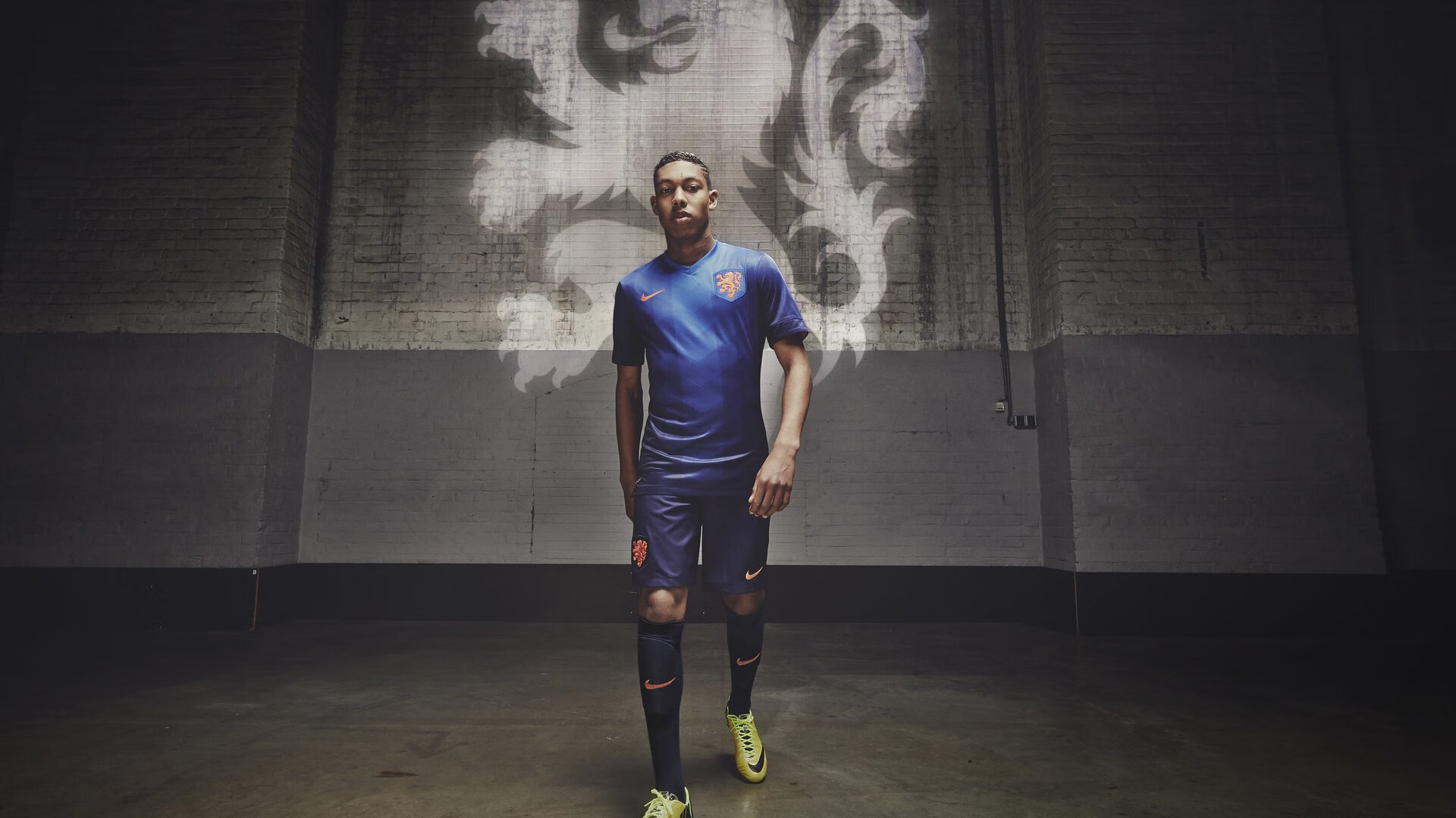 -内马尔重返赛场，险胜首场状态出色，尤文图斯观众沸腾！全场沸腾不已