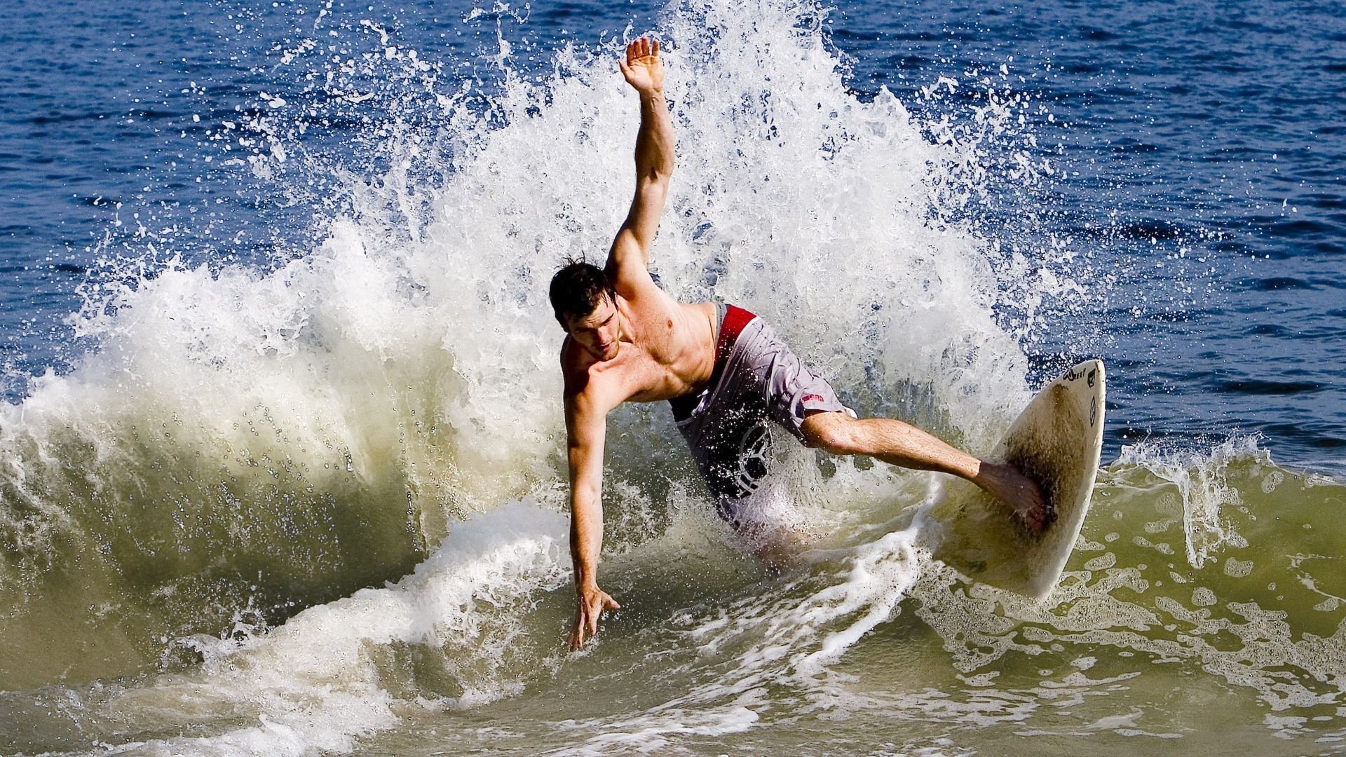 开云体育集团-伊布赛后谦逊发言登热搜，密尔沃基雄鹿险胜切尔西引发热议